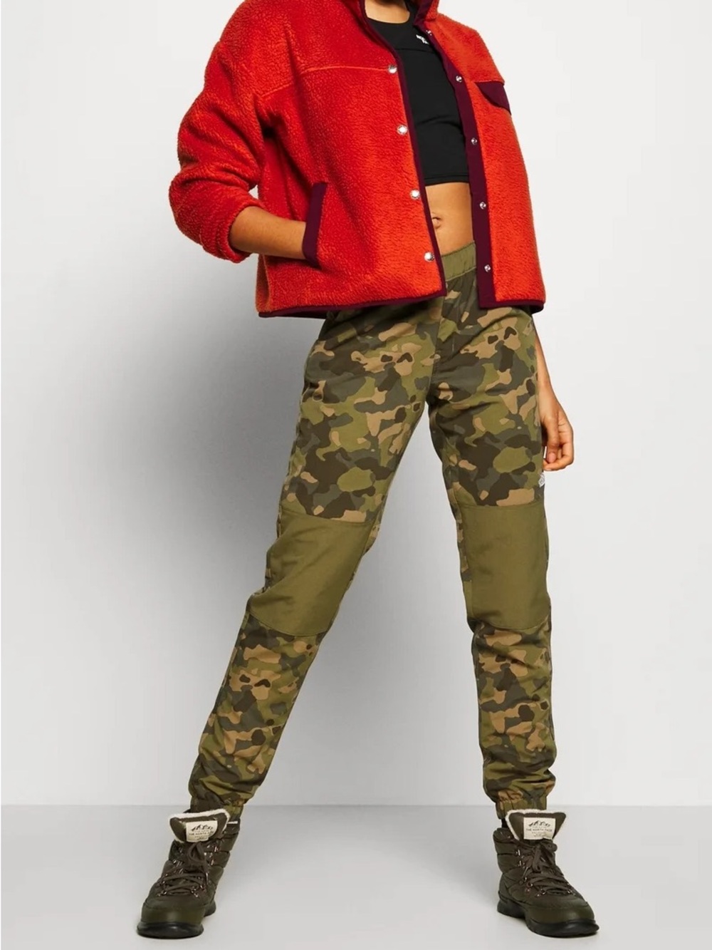 The North Face joggers (camo XS)